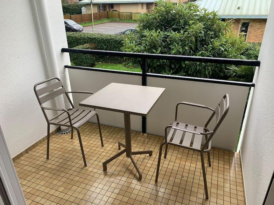 Vannes Plage Et Port - T2 Cosy Avec Terrasse Et Parking Exterior foto